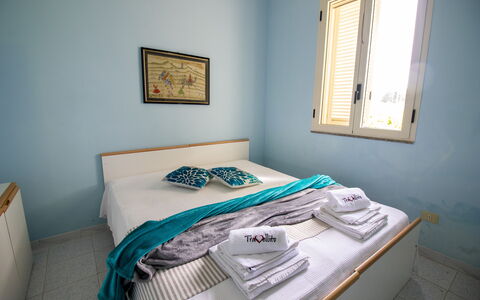 Celeste'S House in Torre Dell'Orso: Møbel, Soveværelse, Indretning, Seng, Sengetøj, Etage, Sengetøj, Sengetøj, Værelse, Bed Frame
