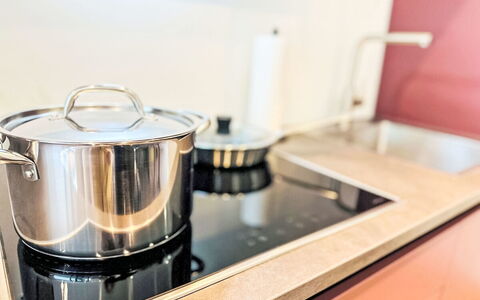 Dachsteinblick: Køkken Apparat, Større Bandage, Køkken, Komfur, Countertop, Husholdningsapparat, Komfur, Gaskomfur, Cooktop