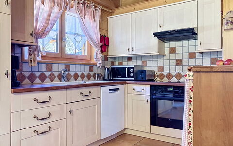 La Suisse Normande: Køkken, Træ, Cabinetry, Indretning, Køkken Apparat, Countertop, Gulvbelægning, Større Bandage, Møbel, Skuffe