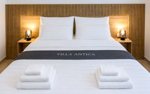 Antica: Seng, Soveværelse, Møbel, Indretning, Træ, Sengetøj, Sengetøj, Etage, Throw Pillow, Bed Frame