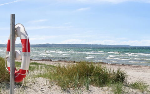Gizelle - 200M from the Sea: Himmel, Blå, Krop Af Vand, Strand, Horisont, Hav, Kyst, Sommer, Coastal Og Oceaniske Landskabsformer