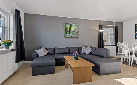 Bisera - 3Km from the Sea: Tag, Hus, Hjem, Sommerhus, Dør, Sidespor, Dæk, Veranda, Planke, Hårdttræ