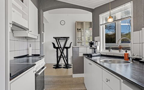 Bisera - 3Km from the Sea: Tag, Hus, Hjem, Sommerhus, Dør, Sidespor, Dæk, Veranda, Planke, Hårdttræ