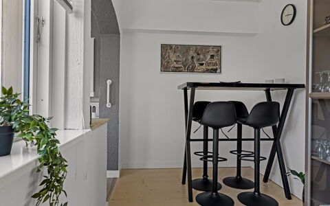 Bisera - 3Km from the Sea: Tag, Hus, Hjem, Sommerhus, Dør, Sidespor, Dæk, Veranda, Planke, Hårdttræ