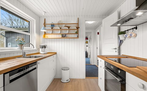 Ascan - 300M to the Fjord: Køkken, Gulvbelægning, Træ, Countertop, Indretning, Loft, Etage, Cabinetry, Køkken Apparat, Større Bandage