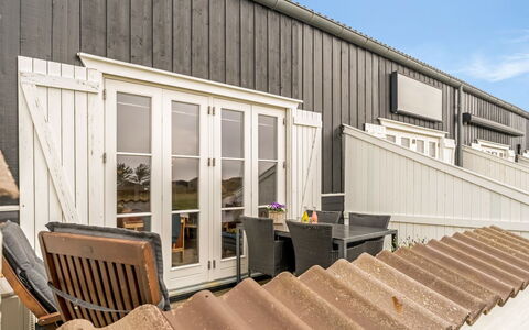 Melvin - 50M to the Fjord: Sommerhus, Hjem, Hus, Tag, Veranda, Estate, Sidespor, Garden Bygninger, Stuehus, Gård