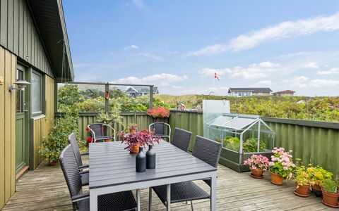 Alea - 150M from the Sea: Svømmepøl, Hotel, Altan