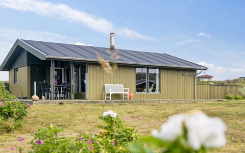 Alea - 150M from the Sea: Svømmepøl, Hotel, Altan