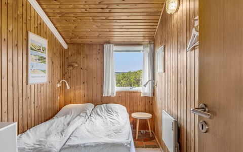 Alea - 150M from the Sea: Træ, Soveværelse, Seng, Sengetøj, Sengetøj, Etage, Loft, Hårdttræ, Bejdse, Planke