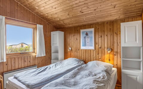 Alea - 150M from the Sea: Træ, Soveværelse, Hjem, Hus, Seng, Sengetøj, Sengetøj, Loft, Sommerhus, Bed Frame