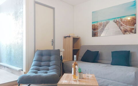 Altitude 17: Svømmepøl, Hotel, Altan