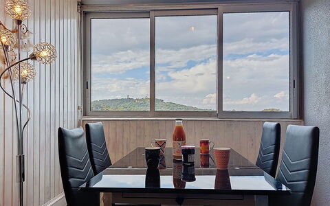 Altitude 17: Svømmepøl, Hotel, Altan