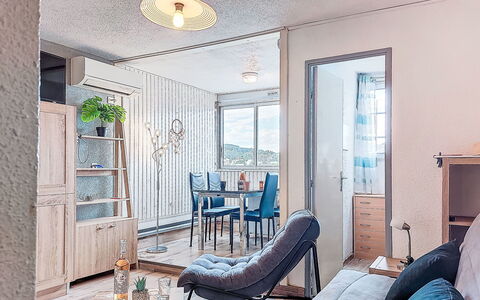 Altitude 17: Svømmepøl, Hotel, Altan