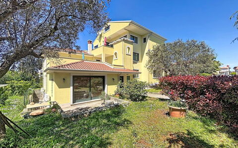 Rovinj 146: Svømmepøl, Hotel, Altan