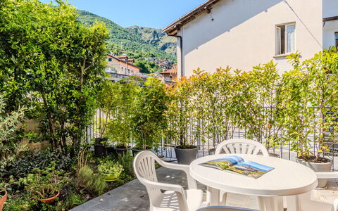 Casa Bel Lago: Udendørs Møbler, Udendørs Bord, Stol, Skygge, Stueplante, Altan, Gård, Eco Hotel, Blomsterkrukke, Gårdhave
