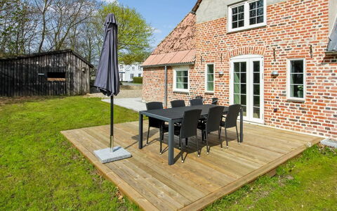 Farah - 25Km from the Sea: Udendørs Møbler, Møbel, Hjem, Have, Lawn, Sommerhus, Backyard, Estate, Stol, Gård