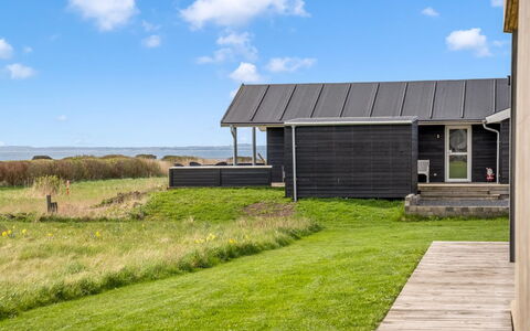 Safir - 200M to the Fjord: Møbel, Træ, Indretning, Gulvbelægning, Etage, Stol, Værelse, Loft, Stue, Lejlighed