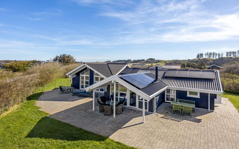 Halona - 400M from the Sea: Træ, Hjem, Veranda, Dæk, Hårdttræ, Tag, Bejdse, Trægulve, Eco Hotel