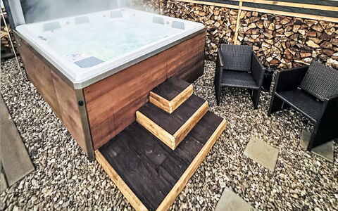 Bukanda: Bejdse, Hårdttræ, Jacuzzi, Tømmer, Svømmepøl