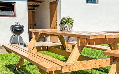 Rozálka: Træ, Hus, Sommerhus, Hjem, Svømmepøl, Veranda, Dør, Udvej, Skygge, Estate