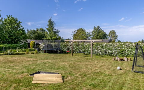 Anneke - 500M from the Sea: Græs, Træ, Have, Busk, Landskab, Land Lot, Lawn, Almindeligt, Skygge