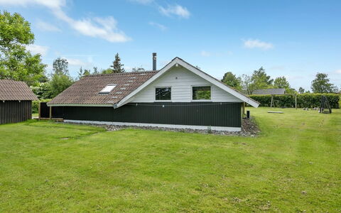 Anneke - 500M from the Sea: Træ, Hus, Sommerhus, Hjem, Svømmepøl, Veranda, Dør, Udvej, Skygge, Estate
