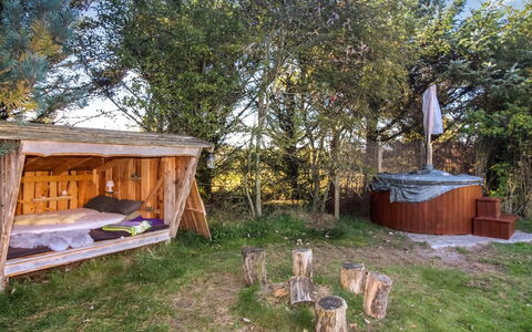 Arman - 900M from the Sea: Træ, Have, Backyard, Bejdse, Bjælkehytte, Skur, Gård, Camping, Lawn, Garden Bygninger