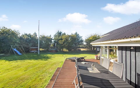 Arman - 900M from the Sea: Møbel, Træ, Indretning, Gulvbelægning, Etage, Stol, Værelse, Loft, Stue, Lejlighed