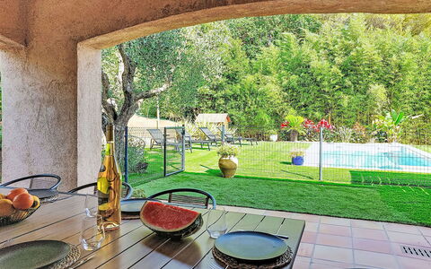 Villa Dolce Vita: Møbel, Bord, Stol, Udendørs Møbler, Have, Køkken & Spisebord, Svømmepøl, Udendørs Bord, Skygge, Udvej