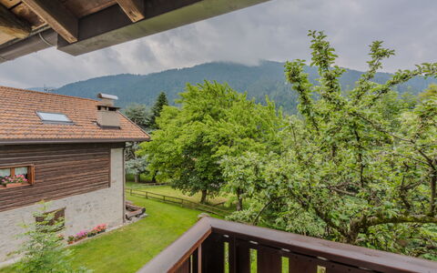 Lo Chalet del Bepy: Landdistrikt, Sommerhus, Hill Station, Bjergkæde, Hældning, Dal, Kam, Bjerglandsby, Stuehus, Veranda