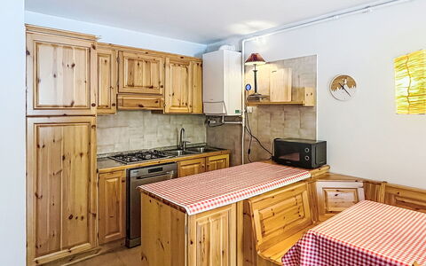 Lo Chalet del Bepy: Træ, Hus, Sommerhus, Hjem, Svømmepøl, Veranda, Dør, Udvej, Skygge, Estate