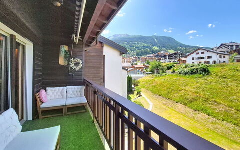 Balcon des Alpes 24: Veranda, Hjem, Altan, Hårdttræ, Eco Hotel, Dæk, Villa, Bejdse, Planke, Hegn