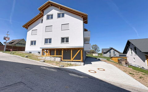 Alpenblick: Busk, Boligområde, Hus, Hjem, Have, Bunddække, Sommerhus, Vedplante, Landscaping, Estate