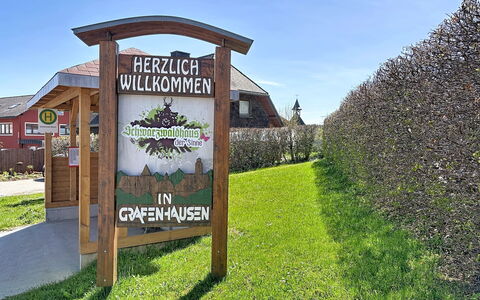 Alpenblick: Busk, Boligområde, Hus, Hjem, Have, Bunddække, Sommerhus, Vedplante, Landscaping, Estate