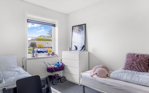 Aina - 20Km from the Sea: Indretning, Møbel, Etage, Lejlighed, Gulvbelægning, Loft, Soveværelse, Værelse, Hjem, Seng