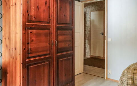 Villa 1 Paltamo Golf Jäsenalennus: Båd, Blå, Vandfartøjer, Både Og Sejlsport - Udstyr Og Materiel, Havn, Vandvej, Havn, Marina, Skibskonstruktion, Kanal
