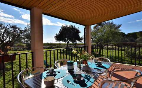 Villa Andrea: Møbel, Stol, Udendørs Møbler, Veranda, Skygge, Udendørs Bord, Have, Eco Hotel, Altan, Backyard