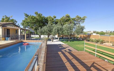 Villa Andrea: Svømmepøl, Kompositmateriale, Skygge, Udvej, Eco Hotel, Dæk, Bejdse, Design, Hårdttræ, Landscaping