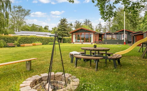 Sinnika - 550M from the Sea: Land Lot, Sommerhus, Have, Garden Bygninger, Lawn, Skygge, Gård, Bjælkehytte, Backyard, Parkere