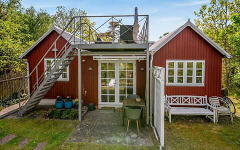 Norman - 100M from the Sea: Træ, Bank, Sommerhus, Landdistrikt, Sø, Afspejling, Reservoir, Dam