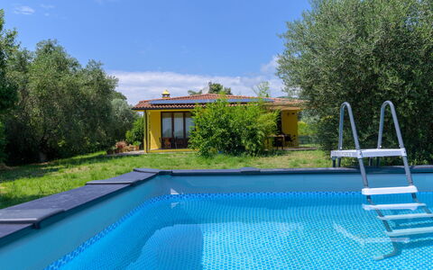 Cottage Girasole di Mare: Blå, Svømmepøl, Kompositmateriale, Udvej, Skygge, Backyard, Eco Hotel, Fritid, Have, Udendørs Møbler