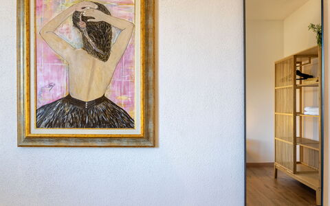 Marina di Sorso 5: Indretning, Etage, Visuel Kunst, Værelse, Billedramme, Trægulve, Bejdse, Hårdttræ, Moderne Kunst, Maling