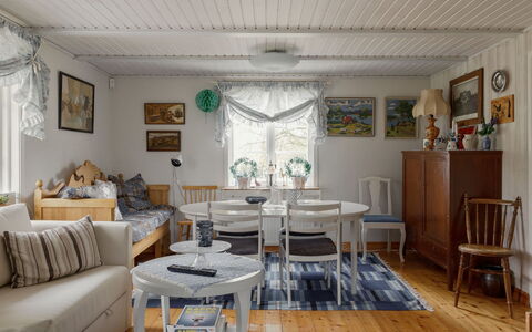 Grönadal: Møbel, Indretning, Gulvbelægning, Træ, Etage, Loft, Couch, Værelse, Stue, Bord
