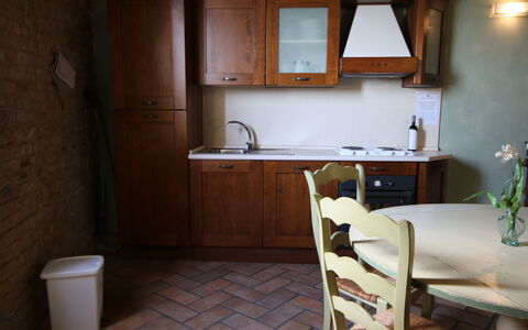 Residence Borgodamare: Møbel, Køkken, Gulvbelægning, Countertop, Træ, Køkken Apparat, Cabinetry, Indretning, Etage, Større Bandage