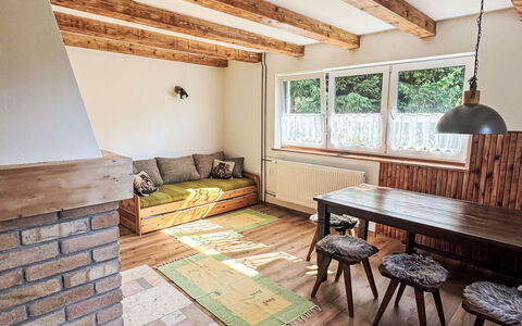 Chalet Helena: Gulvbelægning, Møbel, Indretning, Etage, Væg, Trægulve, Træ, Loft, Værelse, Belysning
