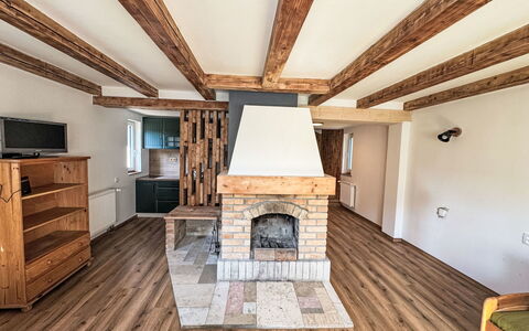 Chalet Helena: Træ, Gulvbelægning, Loft, Møbel, Etage, Indretning, Trægulve, Værelse, Hårdttræ, Bejdse
