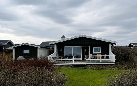 Edla - 35M from the Sea: Hus, Hjem, Tag, Sommerhus, Veranda, Sidespor, Skygge, Stuehus, Garden Bygninger