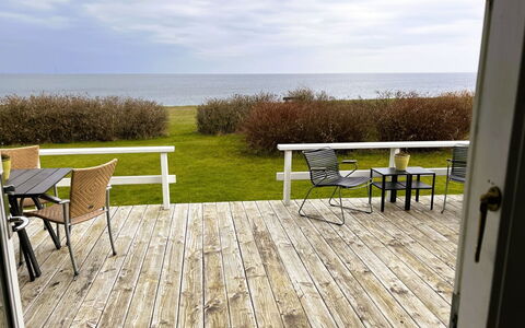 Edla - 35M from the Sea: Møbel, Træ, Udendørs Møbler, Stol, Trægulve, Dæk, Hårdttræ, Hav, Planke, Udendørs Bord