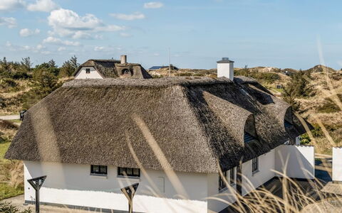 Dorit - 450M from the Sea: Blå, Sommerhus, Hus, Hjem, Stuehus, Estate, Sidespor