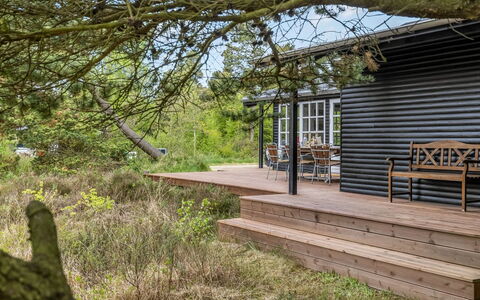 Momo - 2.8Km from the Sea: Træ, Sommerhus, Hårdttræ, Dæk, Planke, Udendørs Møbler, Skygge, Veranda, Garden Bygninger, Bejdse